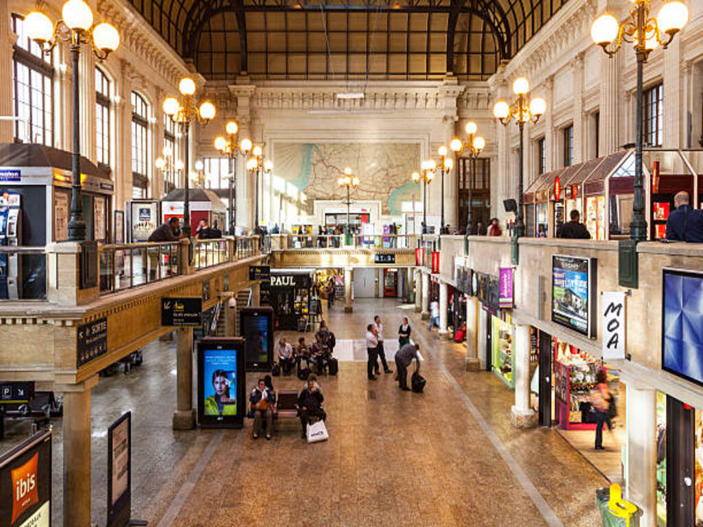 photo de deux clients du site taxiallovtc.com